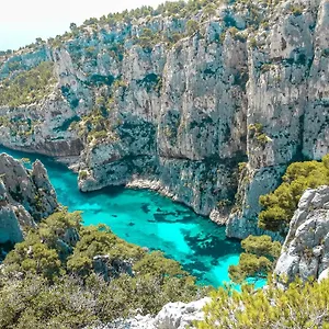 Adira Montgrand 2 Etoiles Marseille