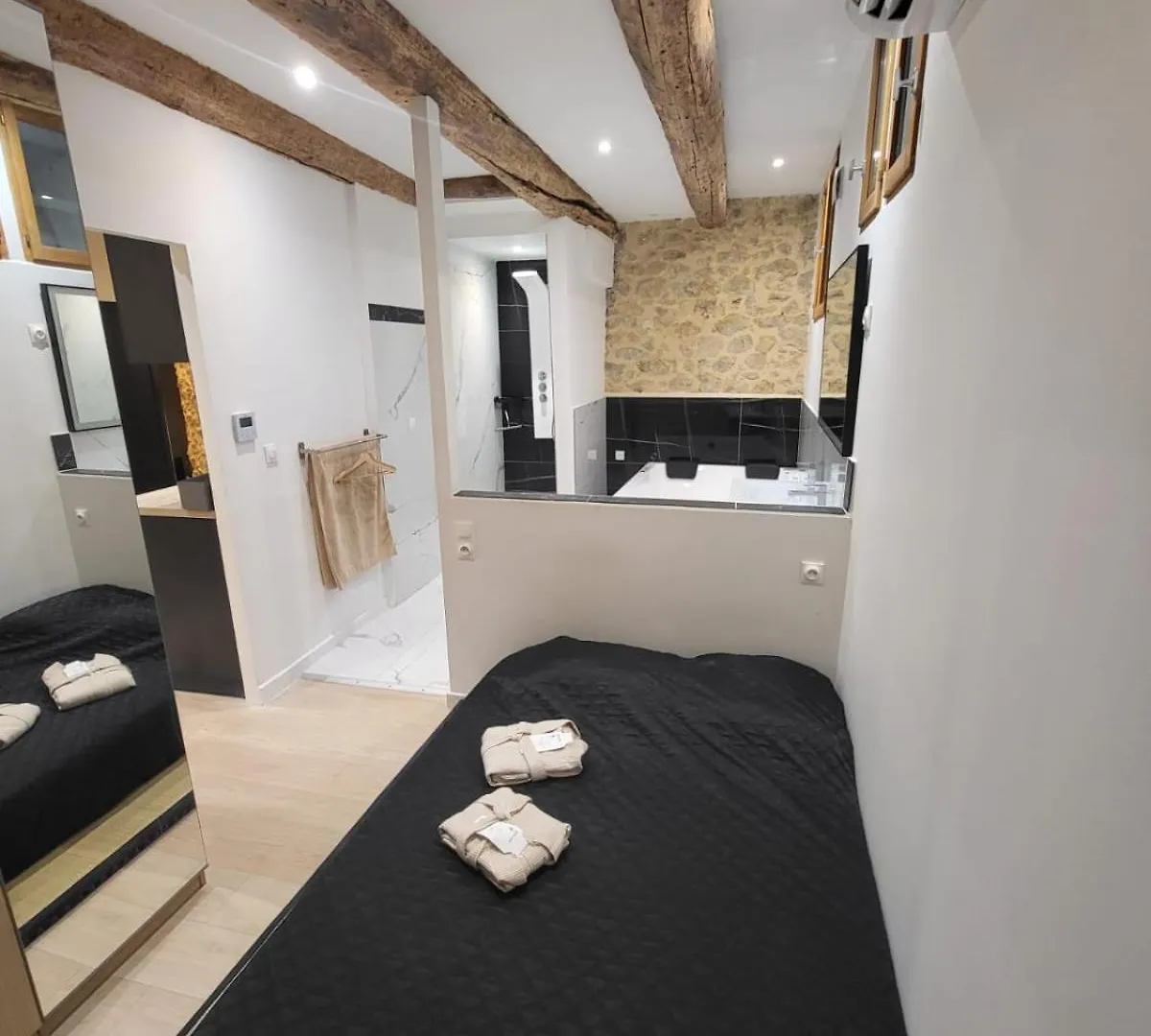 Apartment Jacuzzi, Plage, Vieux Port Marseille France