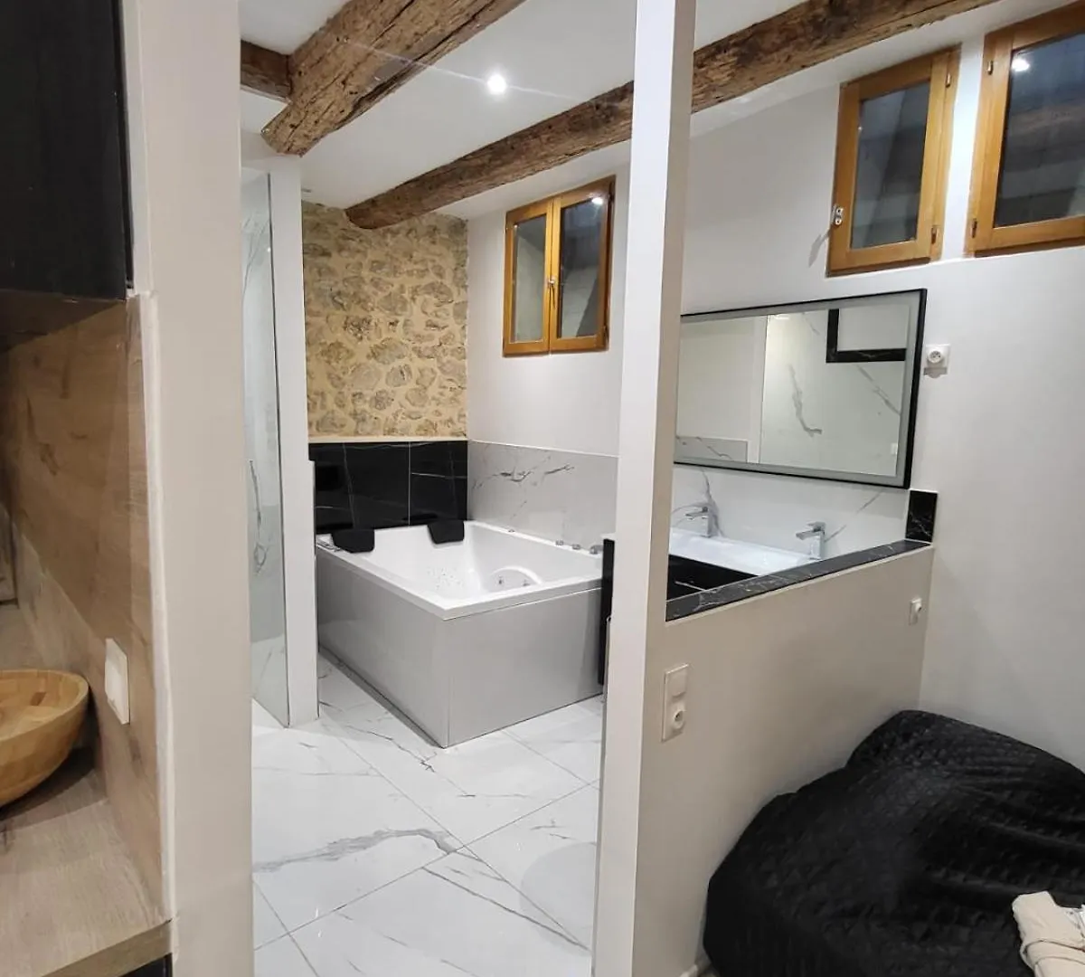 Jacuzzi, Plage, Vieux Port Marseille France